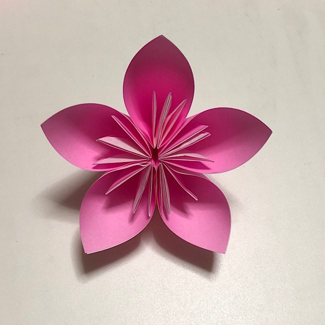 折り紙で立体の桜を折る方法 映える写真が撮れるおうち花見 写真で手順を公開 ハルブログ